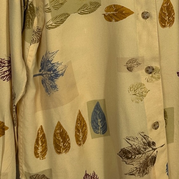 Liz Claiborne Lizwear blouse, size small, rayon, leaf design, office, date night - Picture 3 of 10
